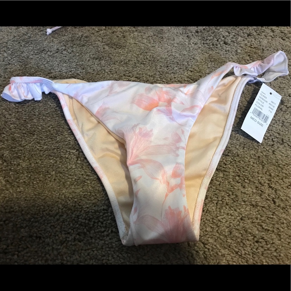 La hearts pink floral bikini - Picture 2 of 4